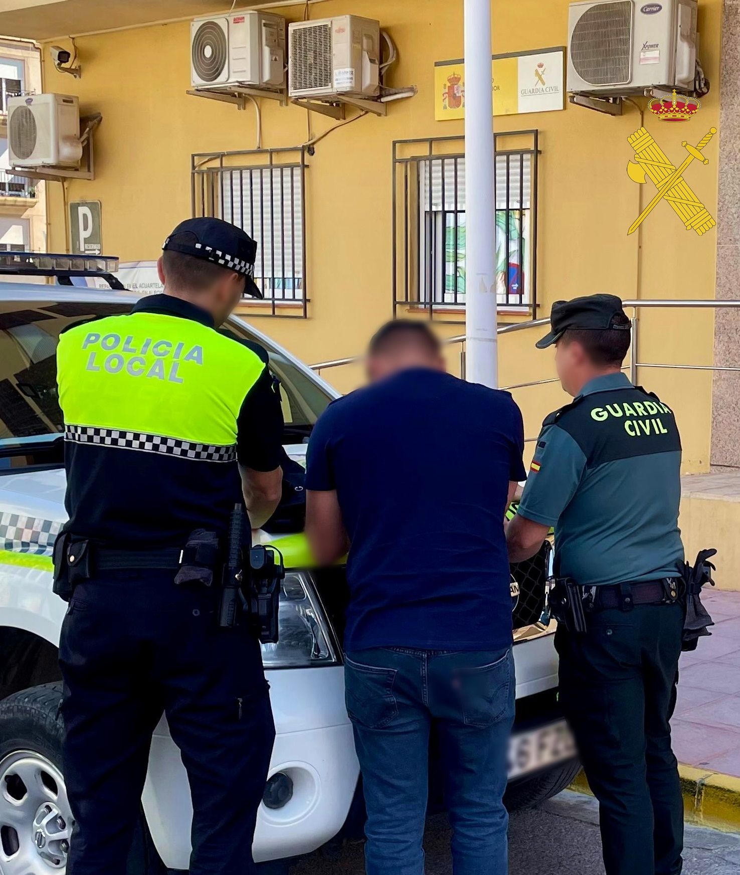 Investigado por vender droga en la calle en Albox tras una llamada anónima