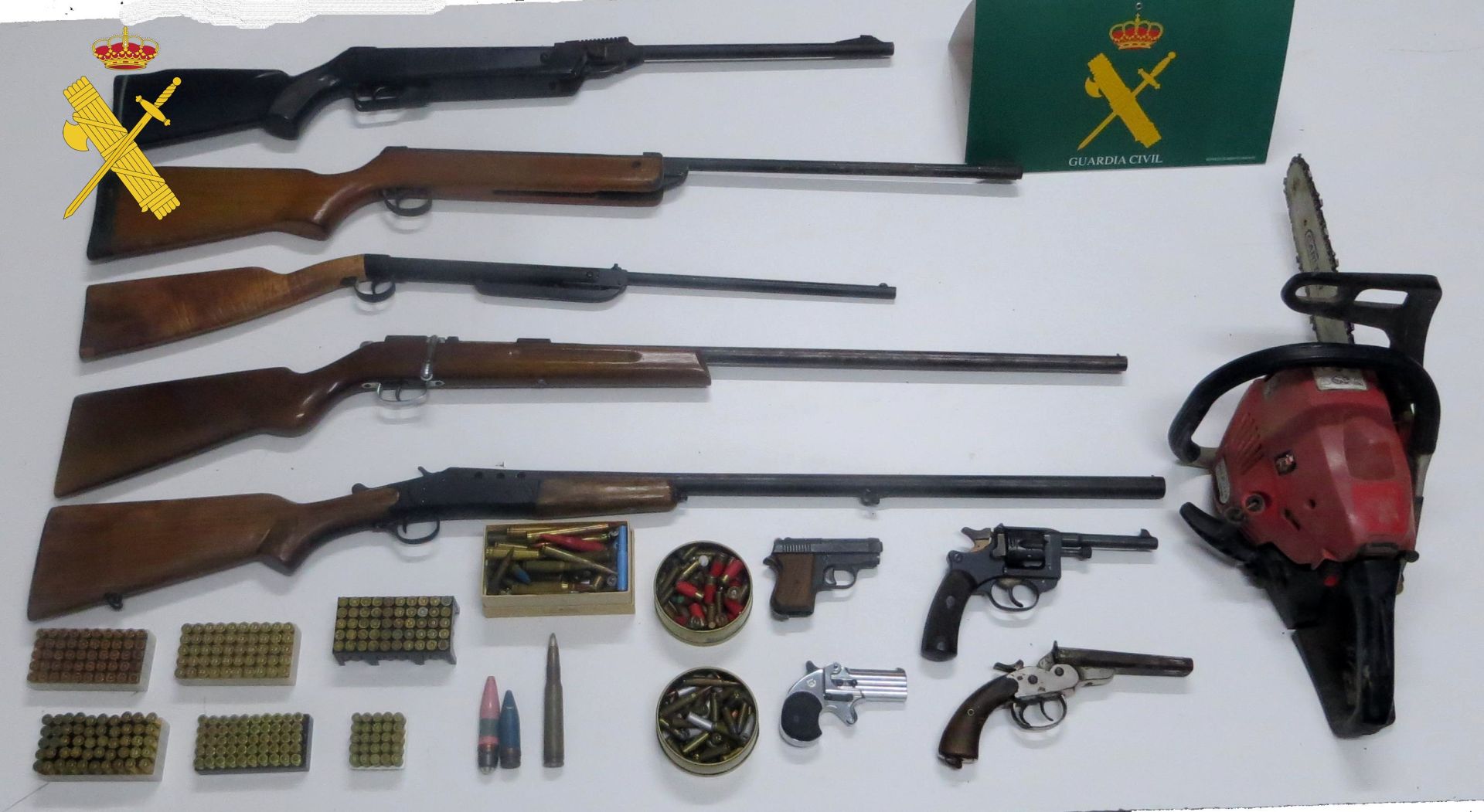 La Guardia Civil descubre un arsenal de armas en Cantoria