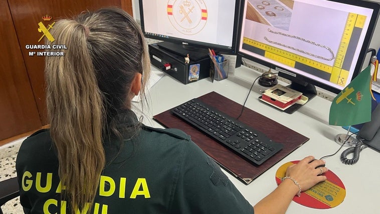 Tres detenidos por el robo de 3.500 euros en joyas en una vivienda de Cantoria