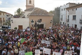 Fines acoge el acto central del ‘Día Contra la Violencia hacia las Mujeres’
