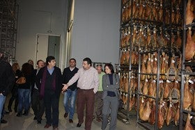 Diego Valderas visita en el Almanzora distintas empresas y anuncia una iniciativa para establecer una tarifa eléctrica especial para personas en paro