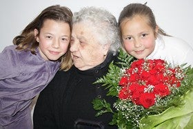 Emotivo homenaje a Mercedes Acosta; ‘gran mujer, mejor persona’