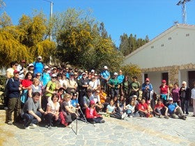 67 senderistas recorren la ruta de los frranceses de Líjar
