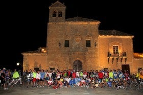 Más de 200 ciclistas en la Marcha Nocturna de Albox