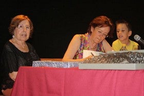 Intriga e historia en la primera novela de Carmen de la Rosa 'El Al Mizar'  presentada en Serón, Sevilla, Madrid, Almería o Vera