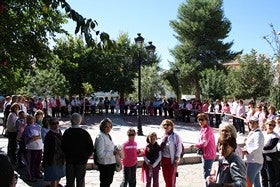 Paseo ‘Mucho por Vivir’ con  motivo del Día del Cáncer de Mama en Purchena