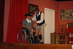 Enfermos de sida y drogodependientes actores en la representación teatral 'De profesión sospechoso' de Basida en Macael