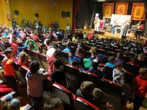 Los escolares de Albox se acercan a la música con el espectáculo ‘El Rock se cuela en la escuela’