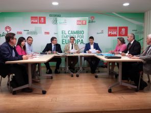 El secretario de Vivienda del PSOE andaluz se reúne con AUAN y le traslada el compromiso de su partido para resolver su situación