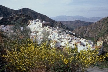 Los dos almacenes municipales de Sierro se culminarán con los PPIM