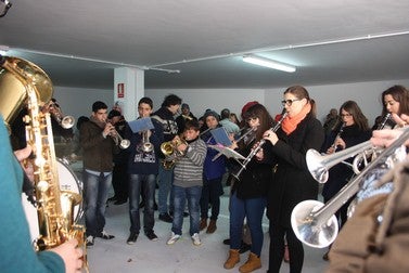 Bacares celebra su Día del Romero con temperaturas bajo cero y lluvia