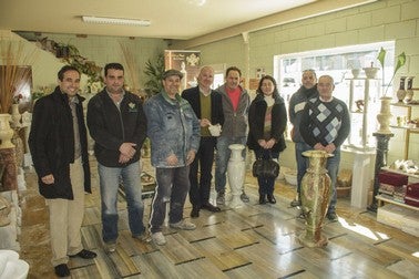 El delegado territorial de Fomento, Vivienda, Turismo y Comercio, se reúne con la Asociación de Artesanos de la Comarca del Mármol
