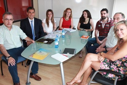 Personas con discapacidad de Albox en el Taller de Agricultura, Jardinería y Cría de Aves apoyado por La Red Solidaria de Bankia