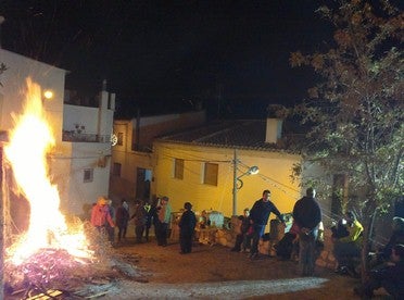 El Almanzora prepara la leña para las hogueras de Santa Lucía