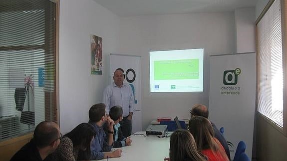 Encuentro empresarial en el CADE de Olula del Río