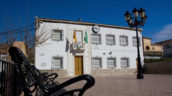 Vivienda gratis para familias con dos hijos de entre 3 y 11 años que se matriculen en el colegio de Chercos