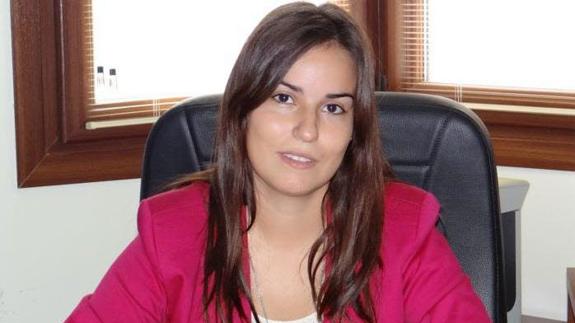 La alcaldesa de Albox estudia pedir la paralización del fallo que anula su elección hasta que resuelva el TC