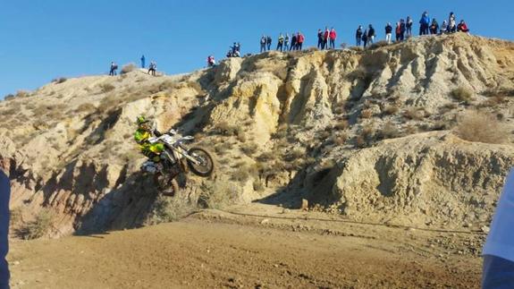 El Ayuntamiento de Albox correrá al lado del piloto de motocross Cristóbal García