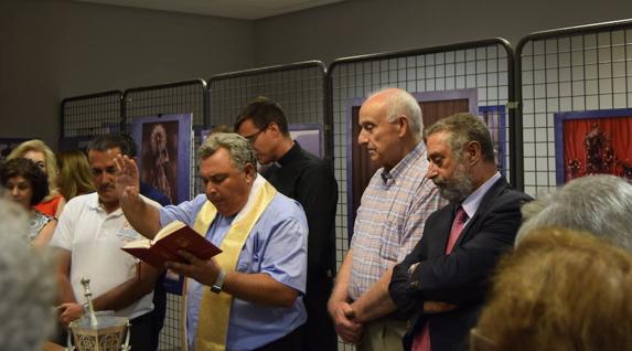 Apertura de la exposición 'Aromas de Albahaca' por el Vicario General de la Diocesis de Almeria