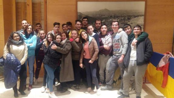 El Ayuntamiento de Zurgena celebra un encuentro con los jóvenes para trazar proyectos de cara al próximo año