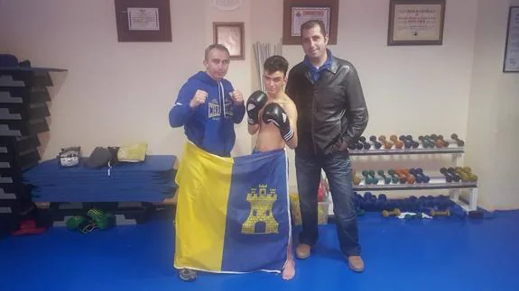 El Ayuntamiento de Zurgena arropa a Óscar Blesa, subcampeón en Lleida del campeonato nacional de Kick Boxing