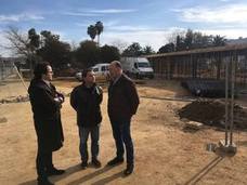 El alcalde visitó las obras. 