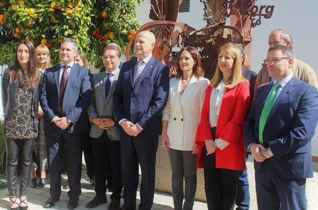 Imbroda con los cargos institucionales.