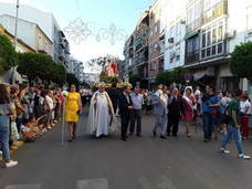 Paso de la imagen por la Avenida Plaza de Toros. 