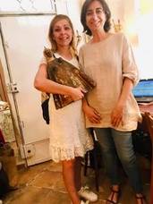 Macu Martínez con la efigie de la Virgen de la Cabeza. 
