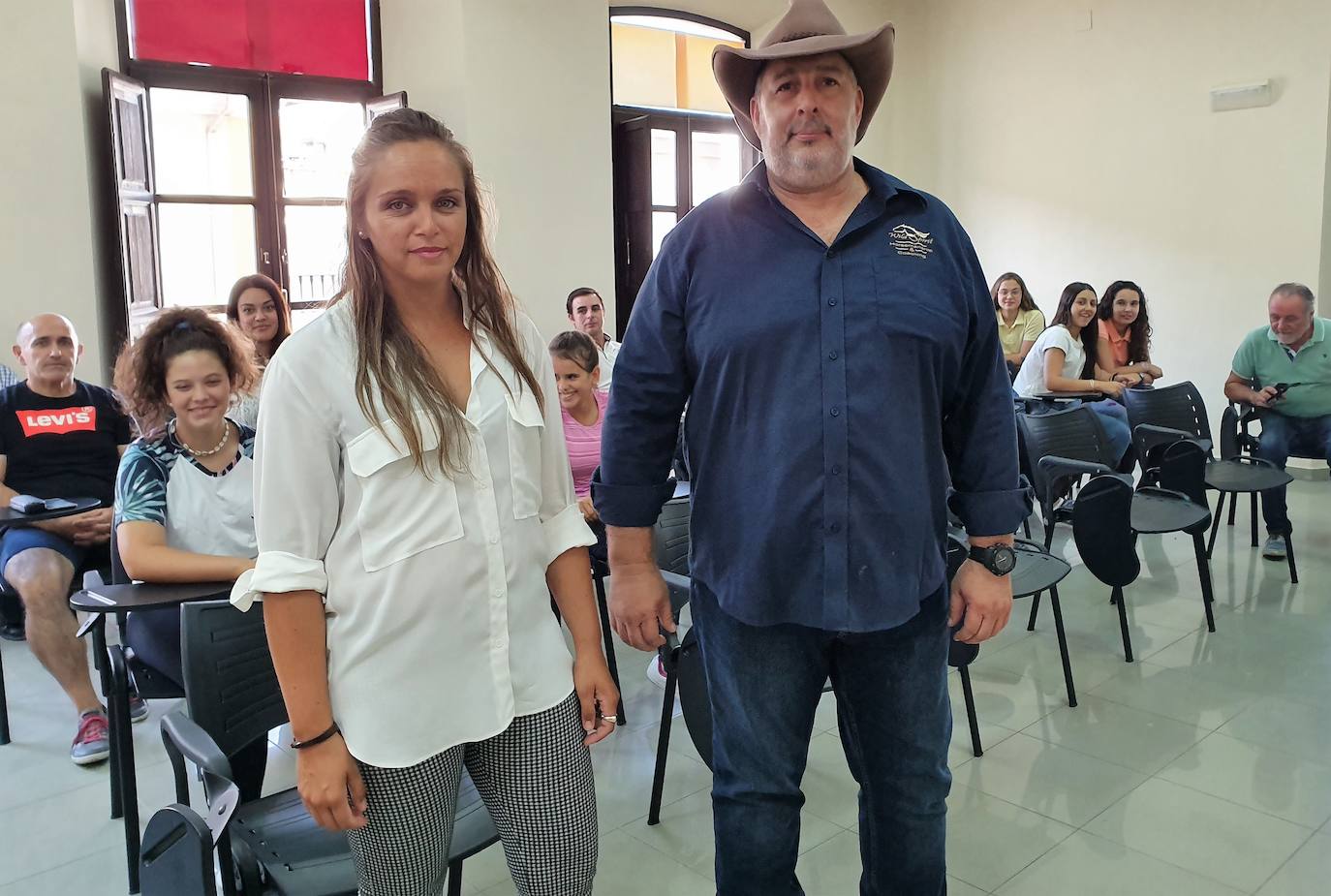 Rocío González y Pablo Herrera, ayer en el colegio San José. 