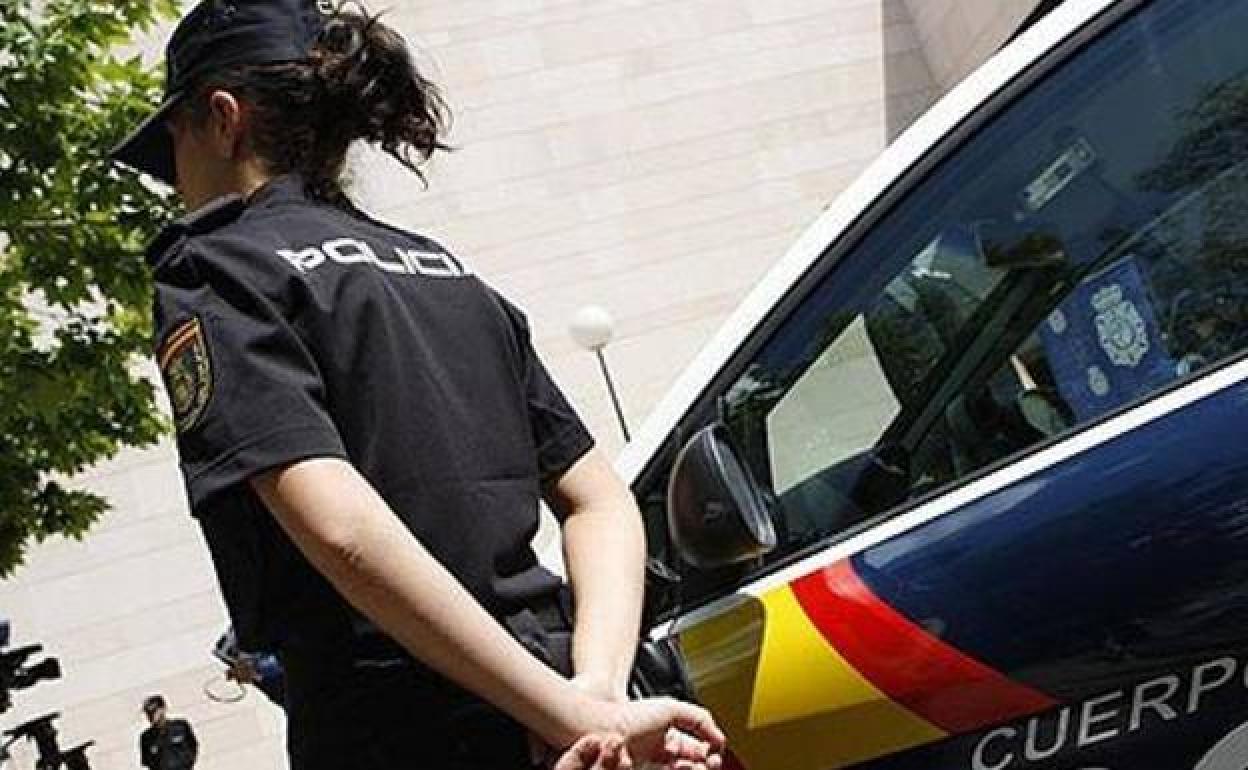 Desarticulada una banda que cometió un robo con violencia en Andújar haciéndose pasar por policías