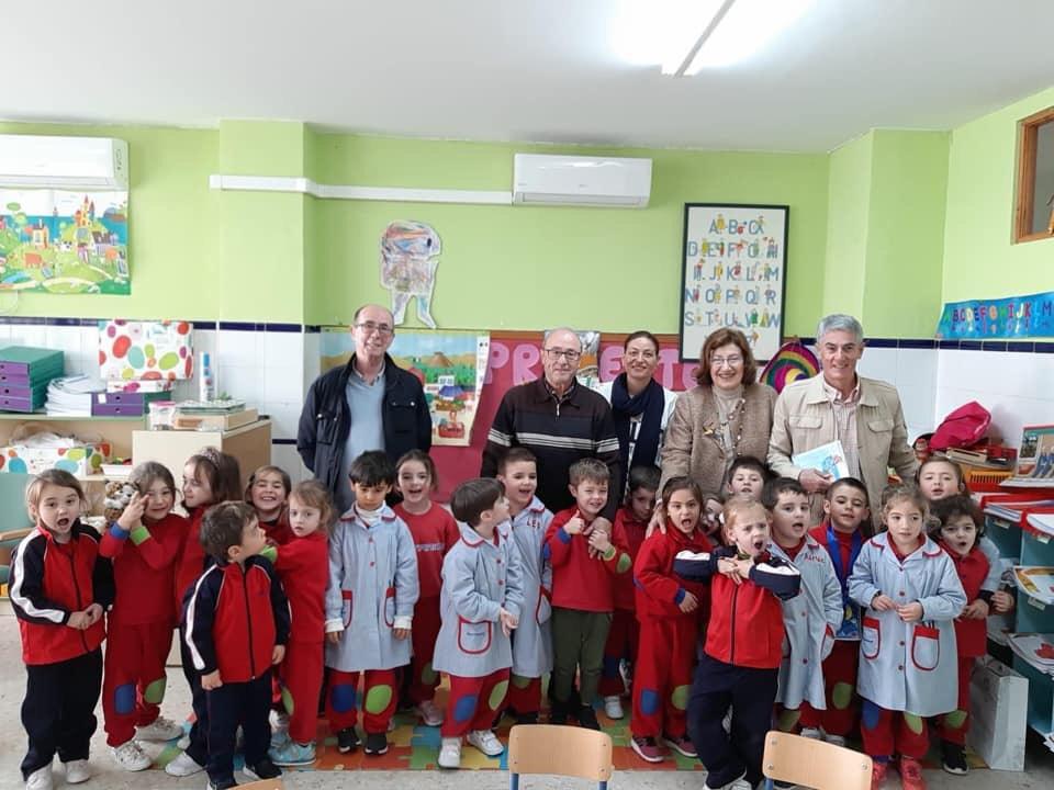 La Semana Trinitaria del colegio Virgen de la Cabeza acerca a los jóvenes a la realidad diaria