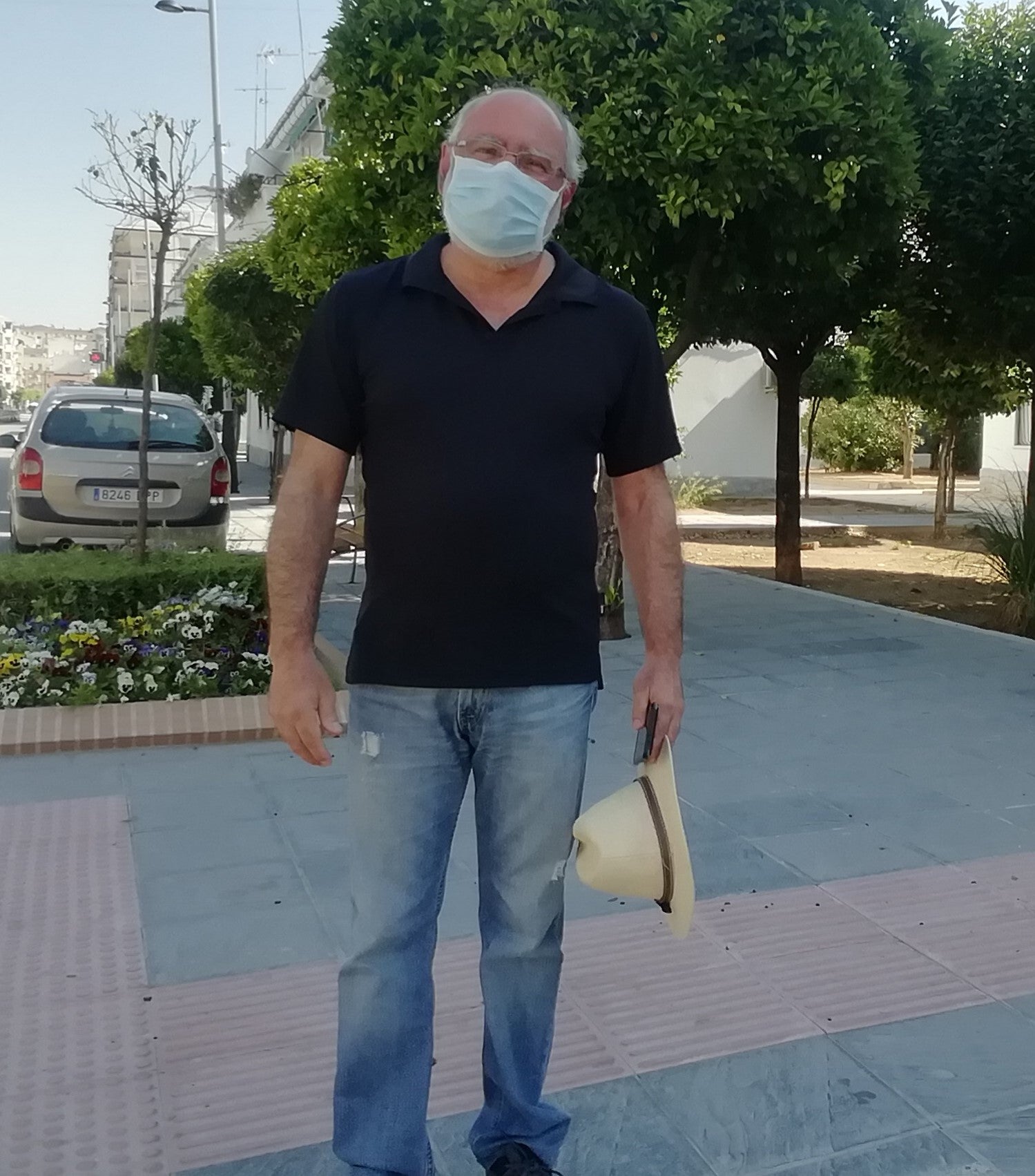 Vicente Ginés Rus, ayer en la Avenida Plaza de Toros. 