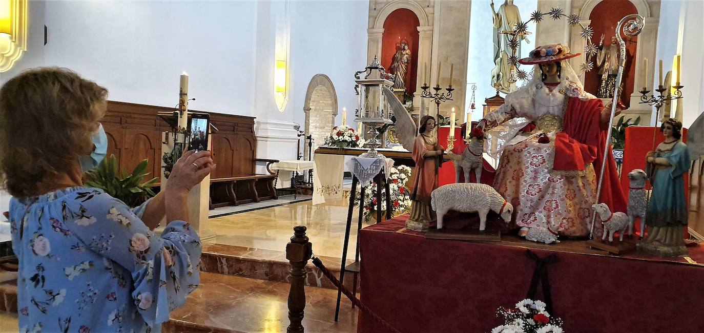 'La Pastora' se venera ese año de una forma más solemne