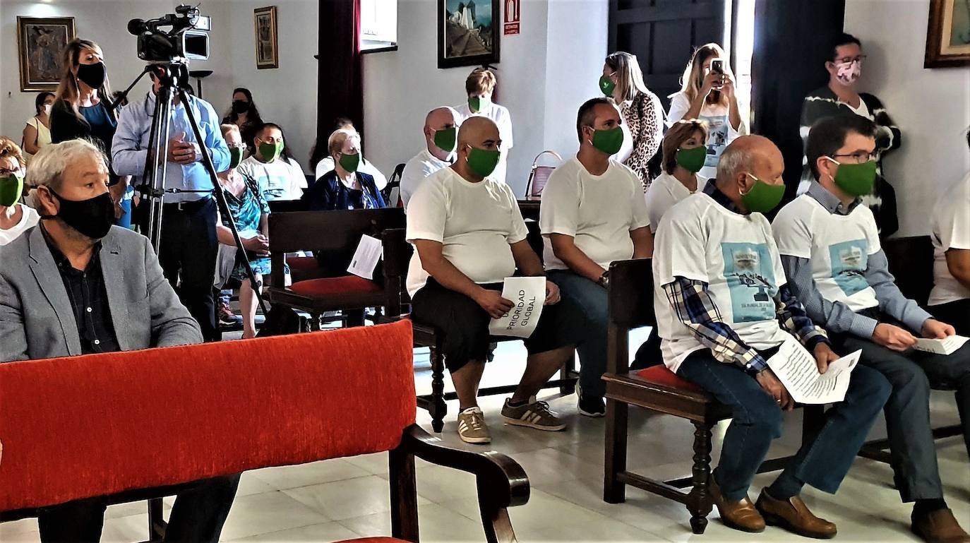 Asistentes ayer el acto conmemorativo en la sala de caballerizas del Palacio de los Niños de Don Gome. 