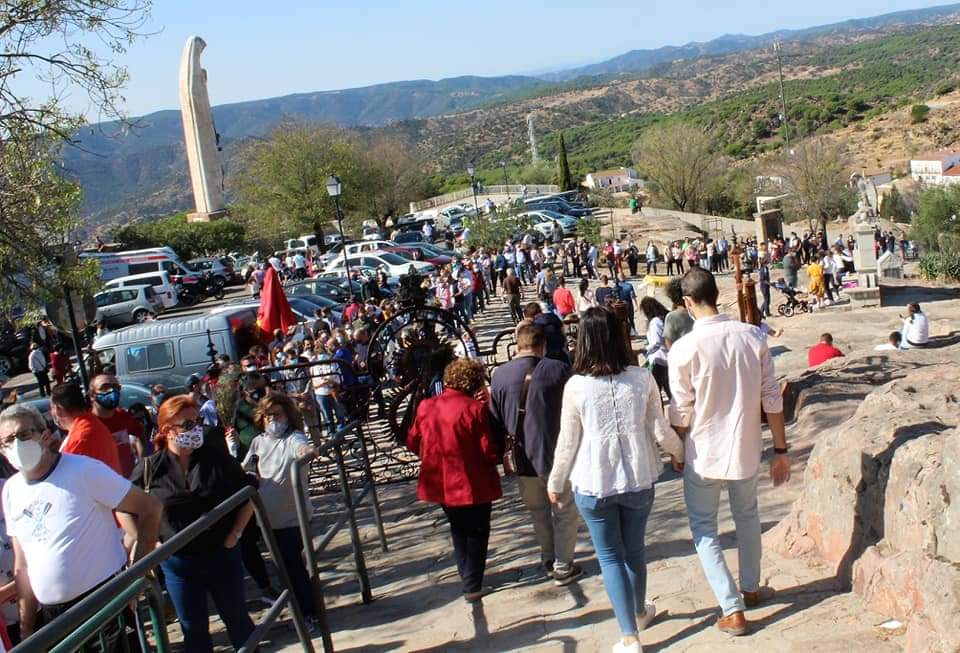 Aspecto que presentaba el Santuario en el pasado Puente del Pilar. 