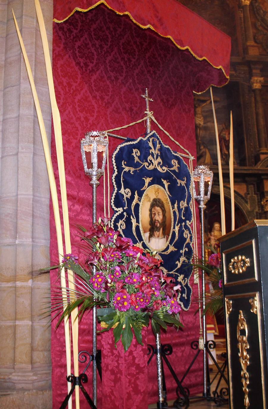 Estandarte de Nuestro Padre Jesús de la Paz en su Entrada Triunfal a Jerusalén. 