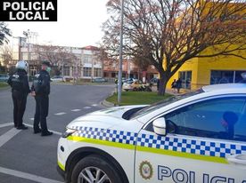 Dos agentes de la Policía Local de Andújar salvan a un bebé que se encontraba sin respiración