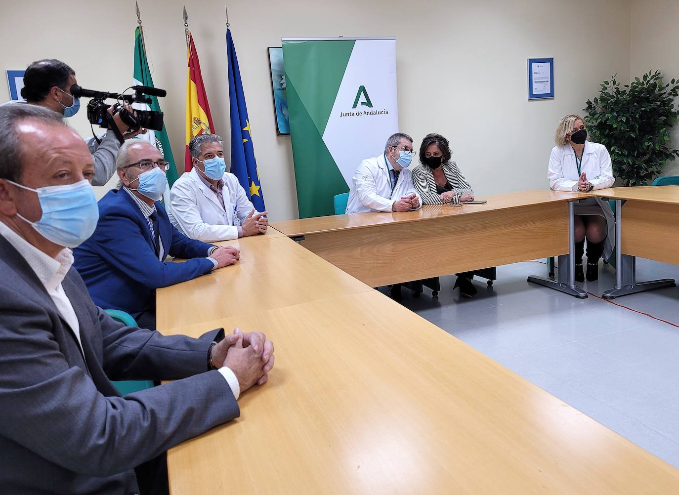 La viceconsejera de Salud, en su visita al hospital el 4 de noviembre, día del anuncio de la integración.. 