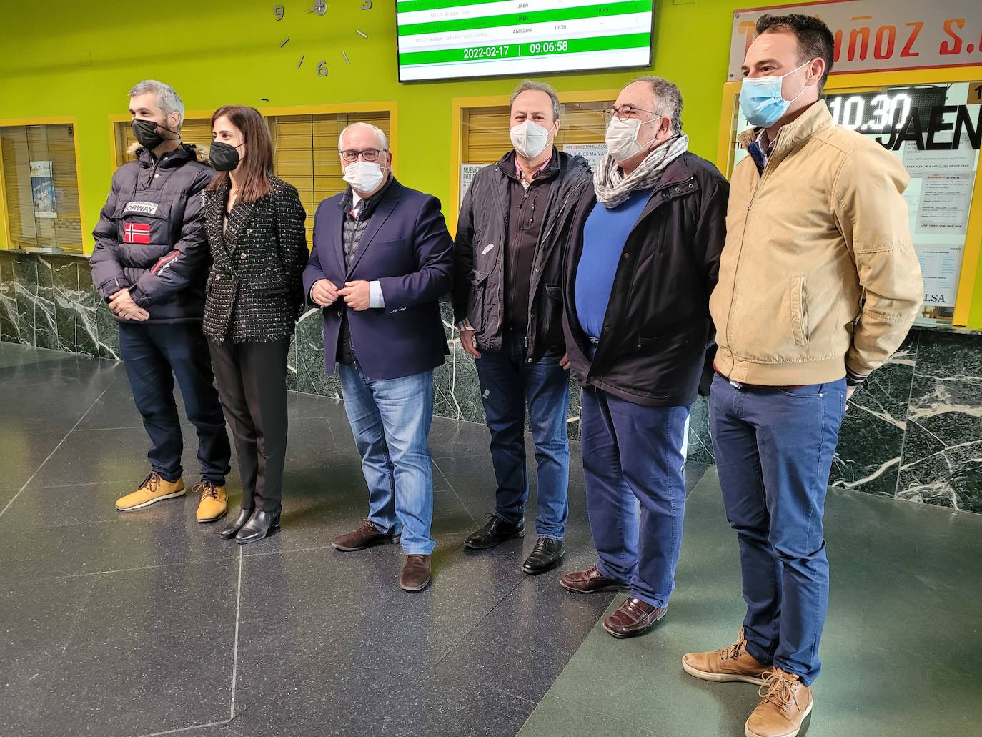 Inauguración de la pantalla en la Estación de Autobuses. 