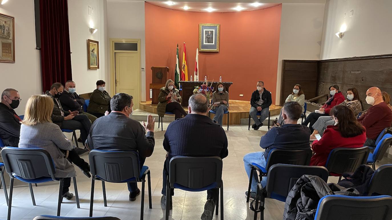 Encuentro mantenido entre miembros de la plataforma y del comité de empresa. 