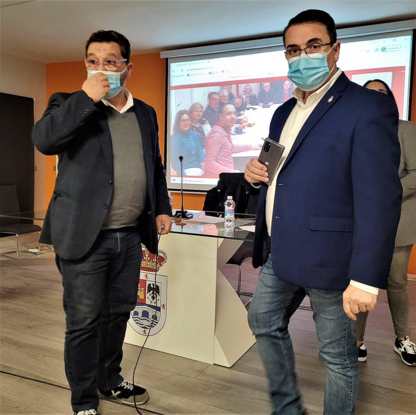 Paco Huertas y Pedro Luis Rodríguez en el inicio de la asamblea. 