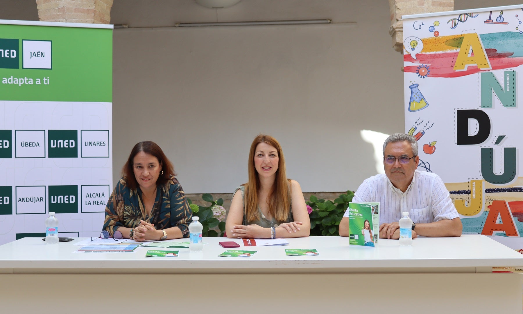 María Luis Grande, Alma Cámara y Manuel Valdivia durante la presentación 