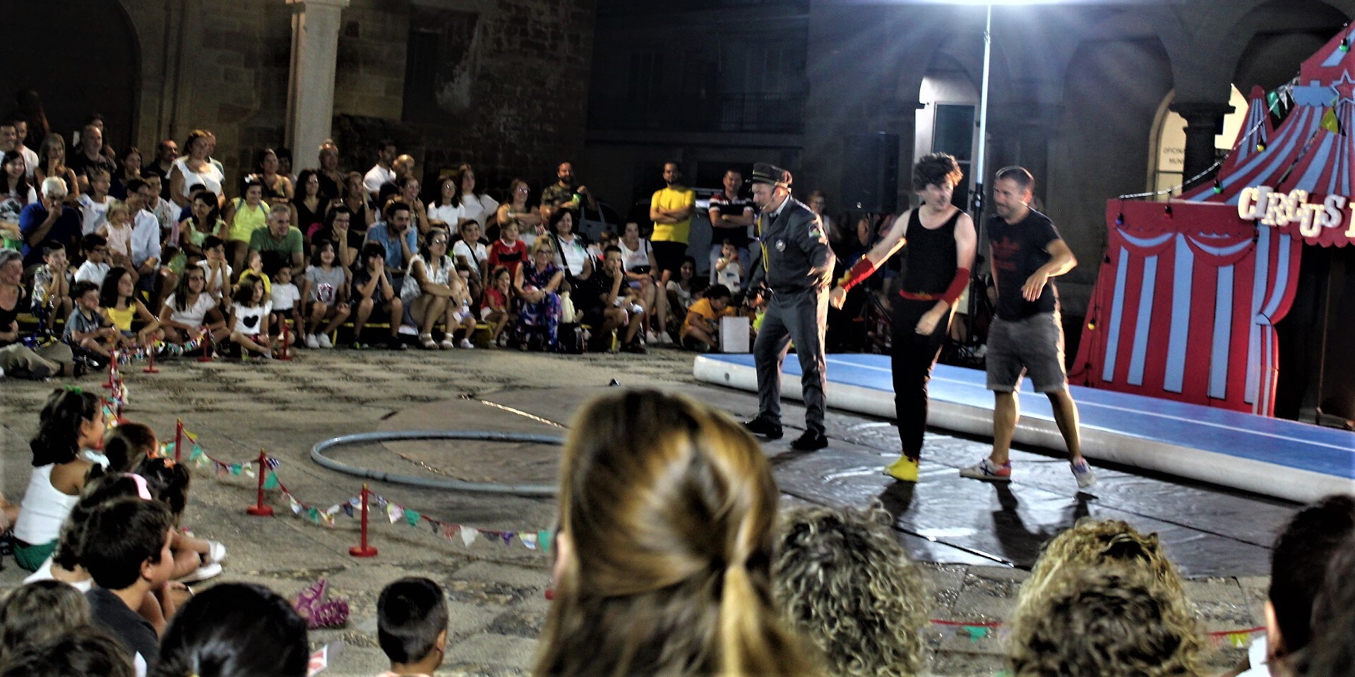 El Festival de Circo Contemporáneo vuelve a protagonizar el pórtico de la Feria de Andújar