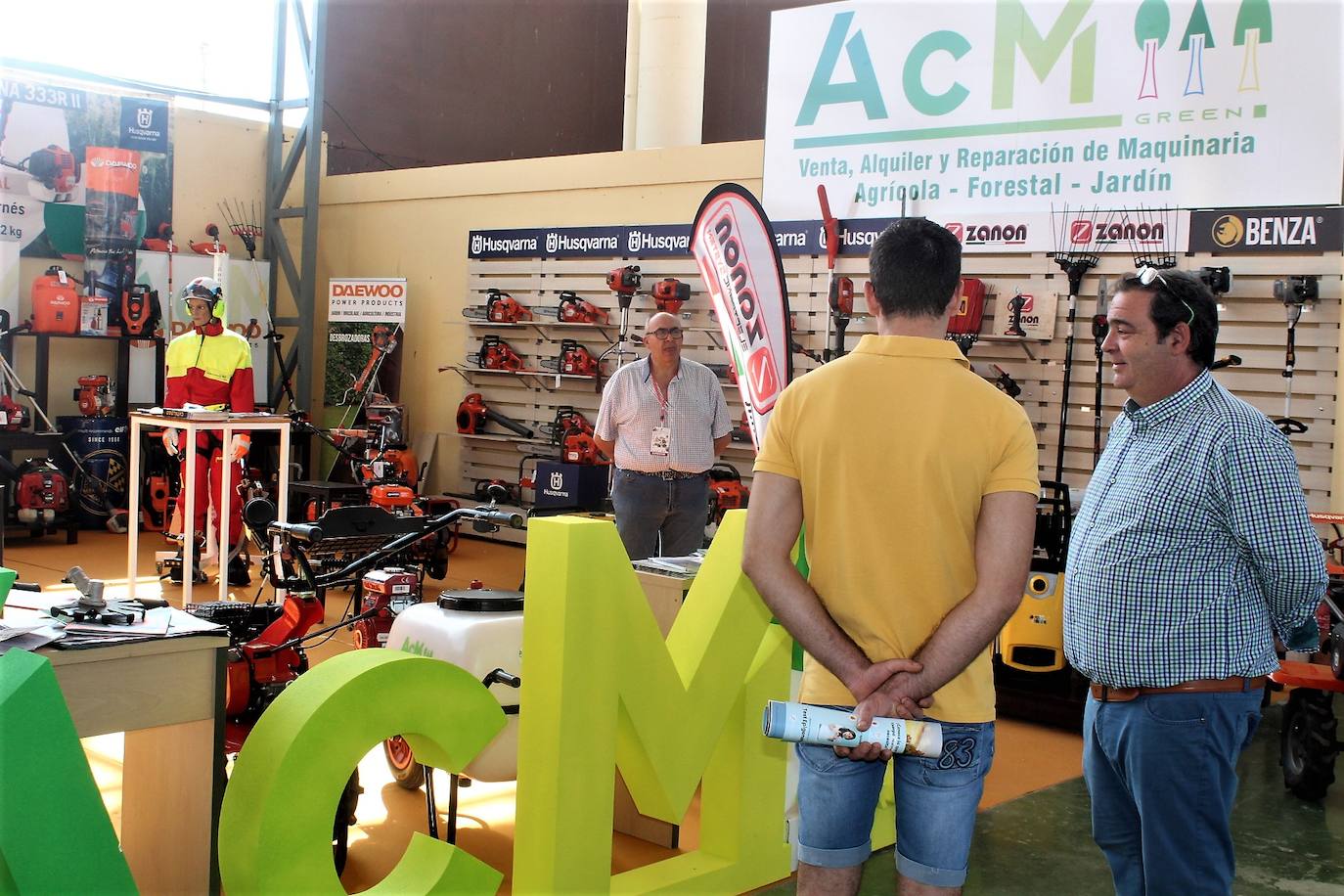 Maquinaria agrícola expuesta en la Feria. 