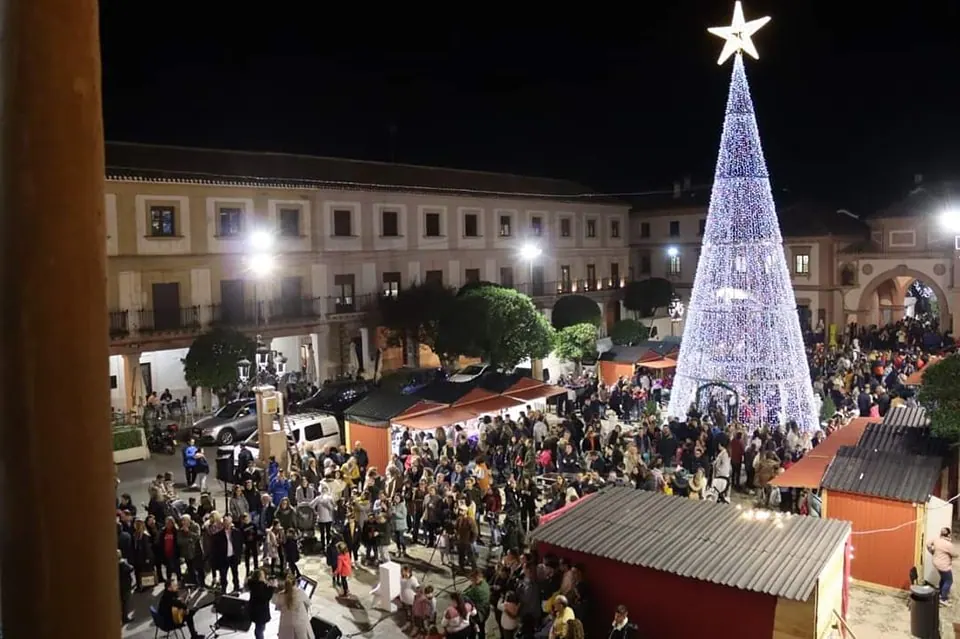 El espíritu y la alegría de la Navidad ya impregnan las calles de la ciudad 