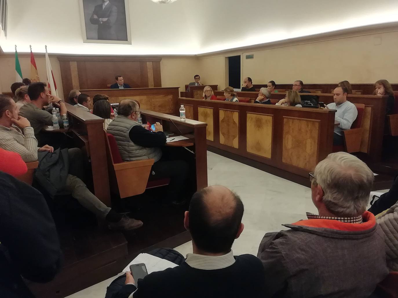 Sesión extraordinaria donde se debatieron las cuentas municipales. 