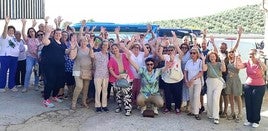 El voluntariado del centro en una de sus viajes.