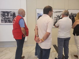 Exposición de Cruz Roja sobre la crudeza de las guerras.