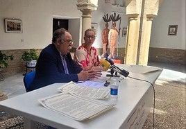 Juan Vicente Córcoles y María José Fuentes, durante la presentación.